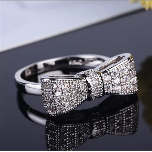 Crystal Bow Ring - Picture 3 of 5